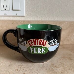 FRIENDS CENTRAL PERK Large Ceramic Coffee Mug